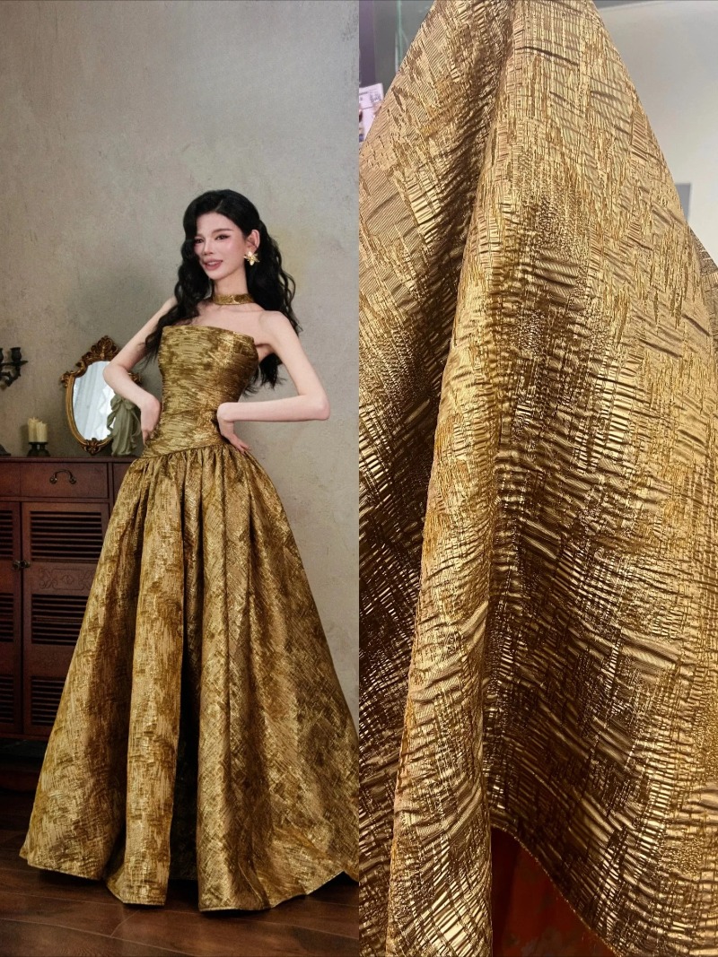 Textile And Sewing Materials - Tessuto Jacquard Irregolare Testurizzato Marrone Bronzo,